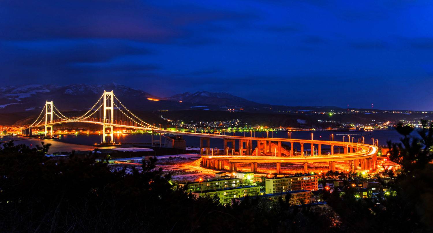 まるで宇宙ステーション 密かに話題の 工場夜景クルーズ に行こう 五大工場夜景 Triipnow